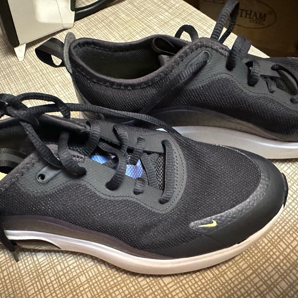 Nike size 7 1/2 women’s